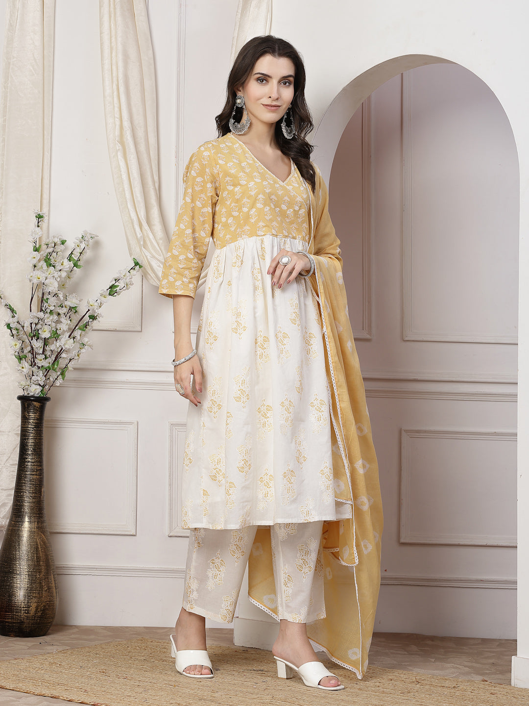 Nisha Off white Kurta Set with Dupatta