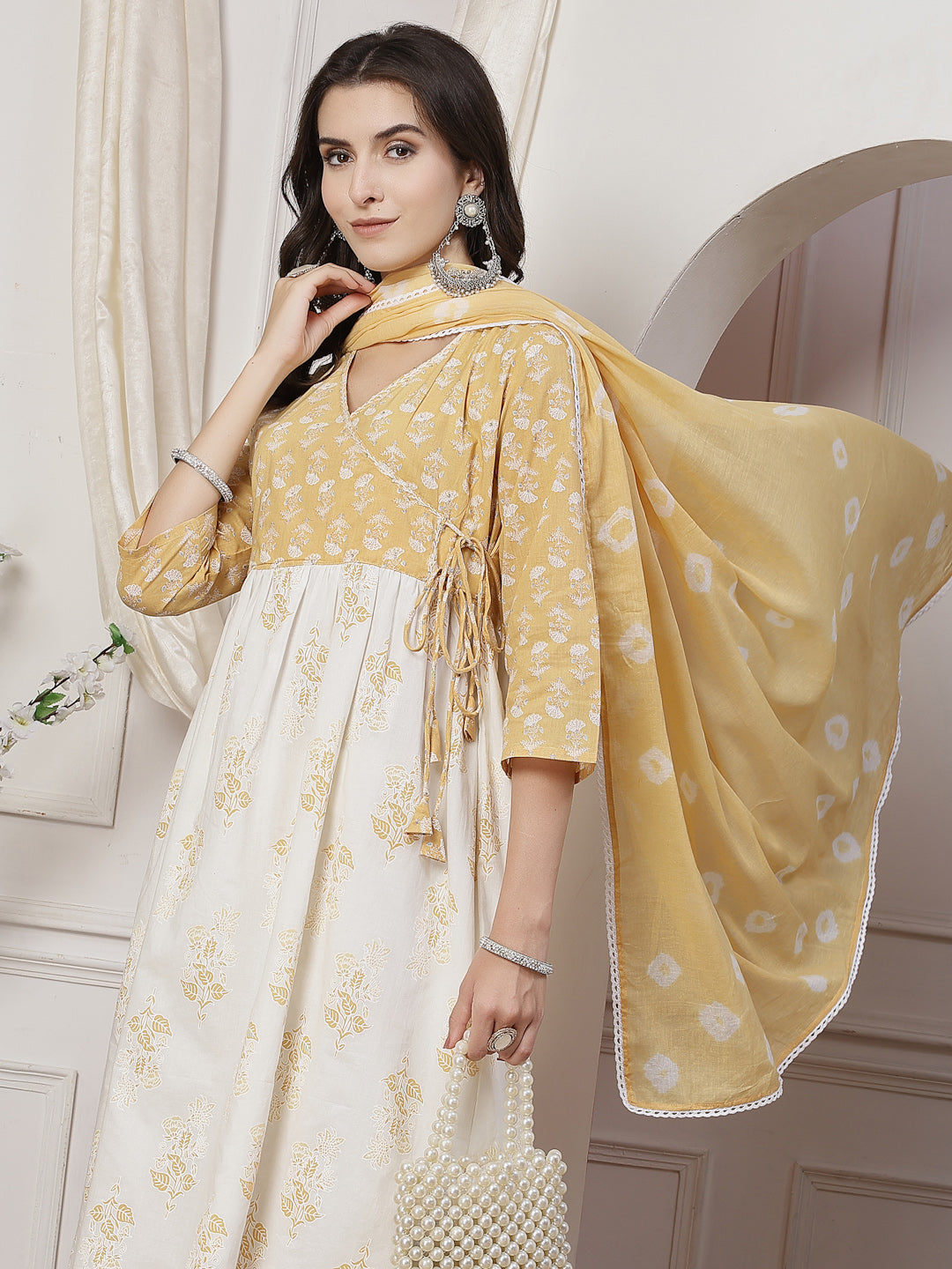 Nisha Off white Kurta Set with Dupatta